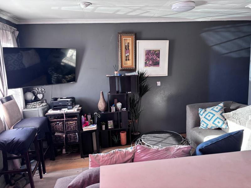 2 Bedroom Property for Sale in Phoenix Western Cape